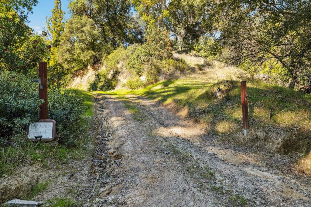 28 Hartman Creek Property Photo 11