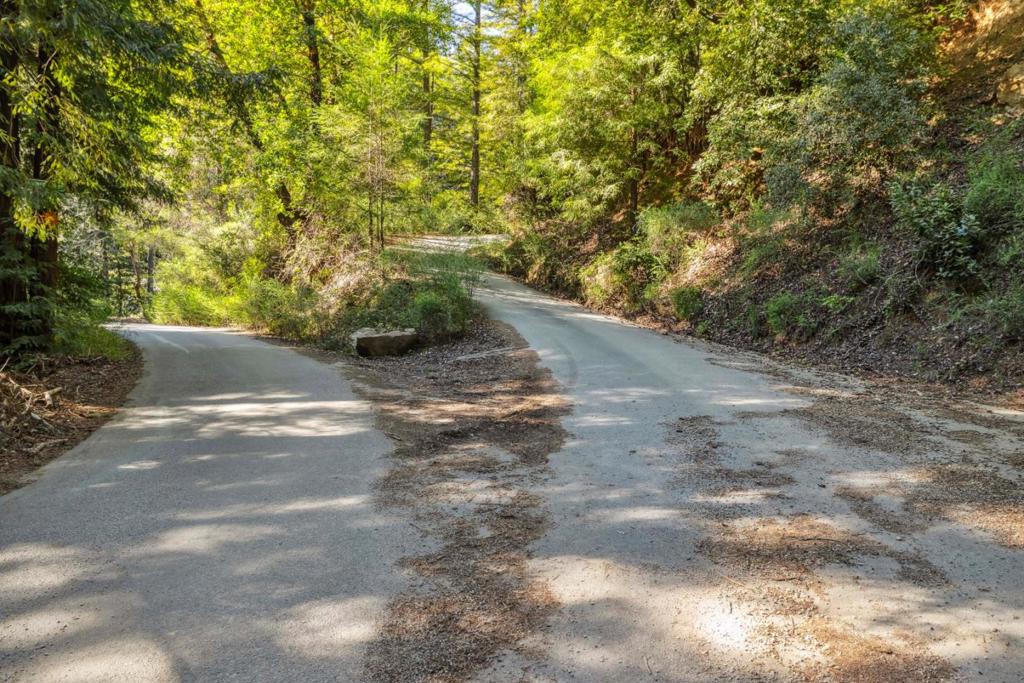 28 Hartman Creek Property Photo 12