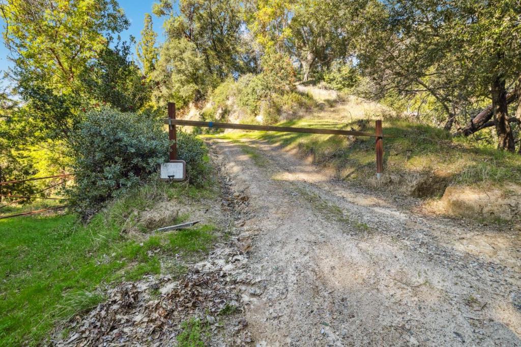 28 Hartman Creek Property Photo 13