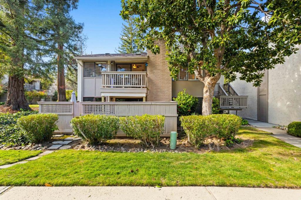 19534 Vineyard Lane Property Photo