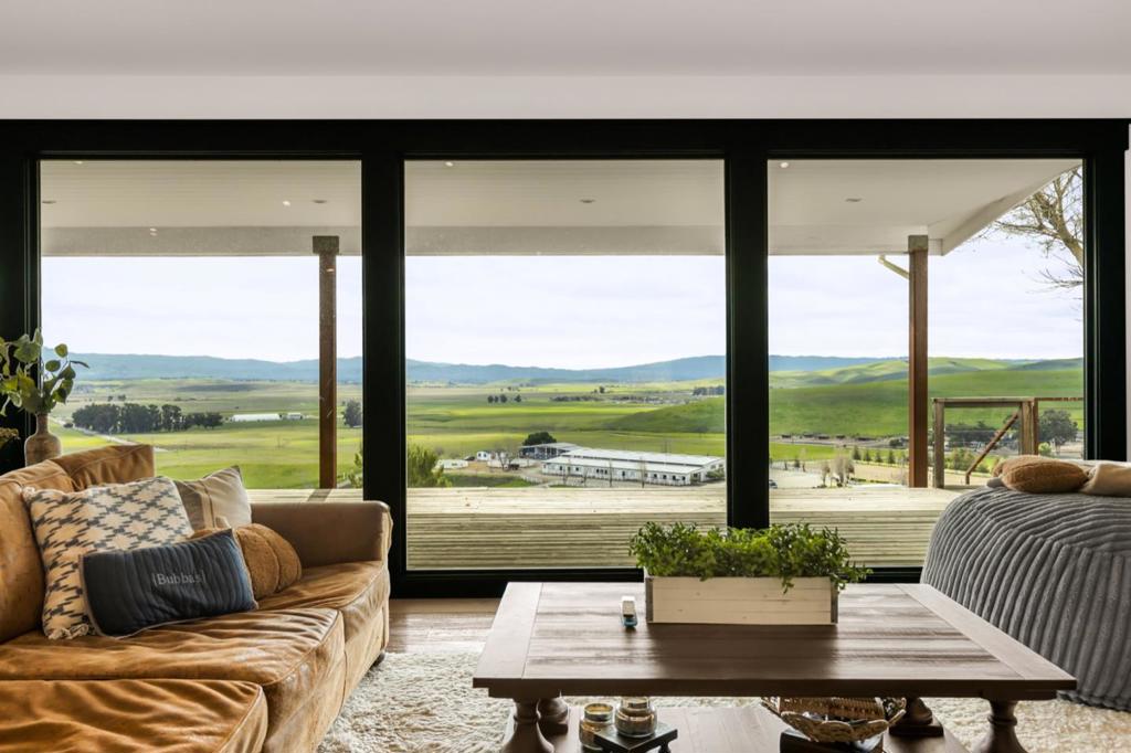 6033 Dagnino Road Property Photo 1