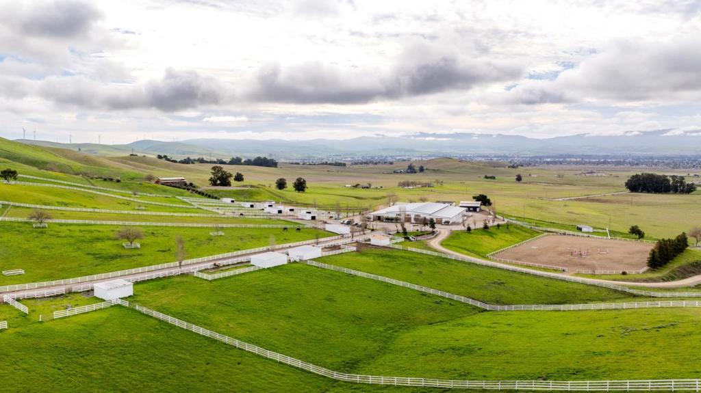 6033 Dagnino Road Property Photo 6