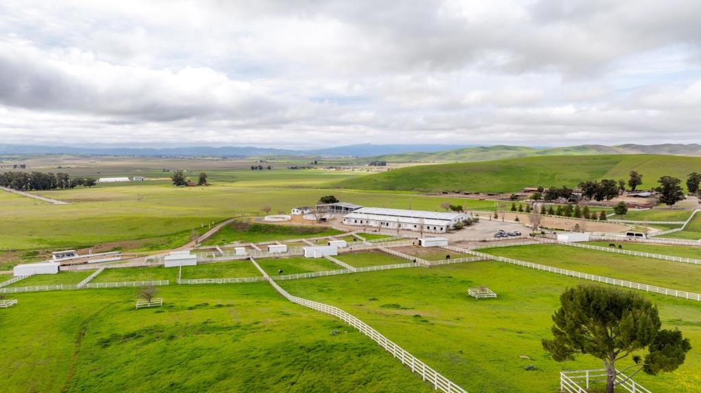 6033 Dagnino Road Property Photo 7