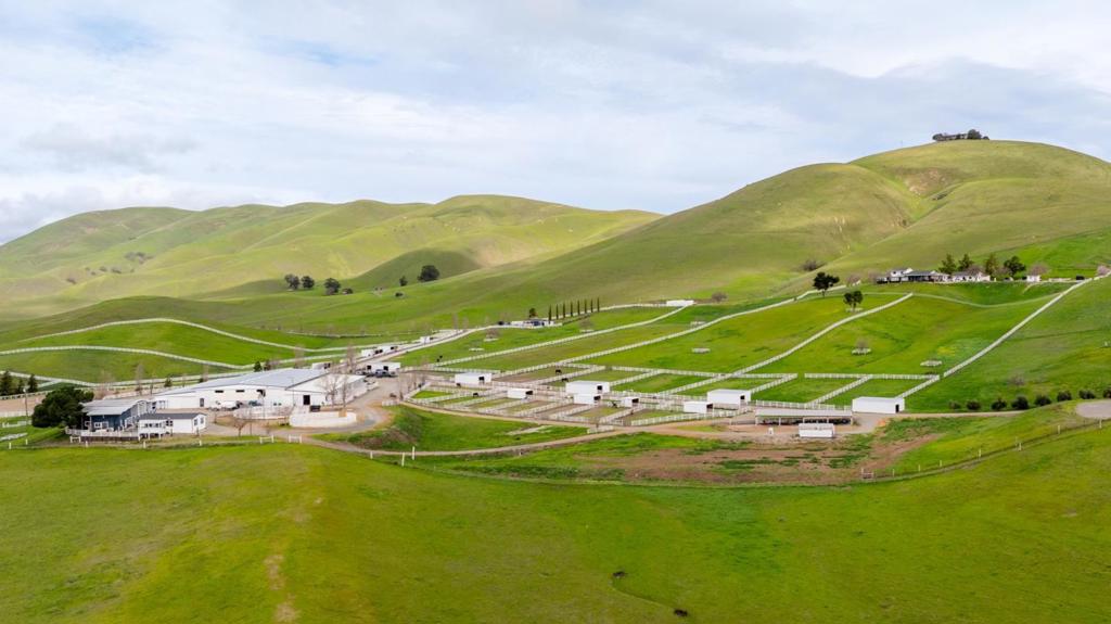 6033 Dagnino Road Property Photo 10