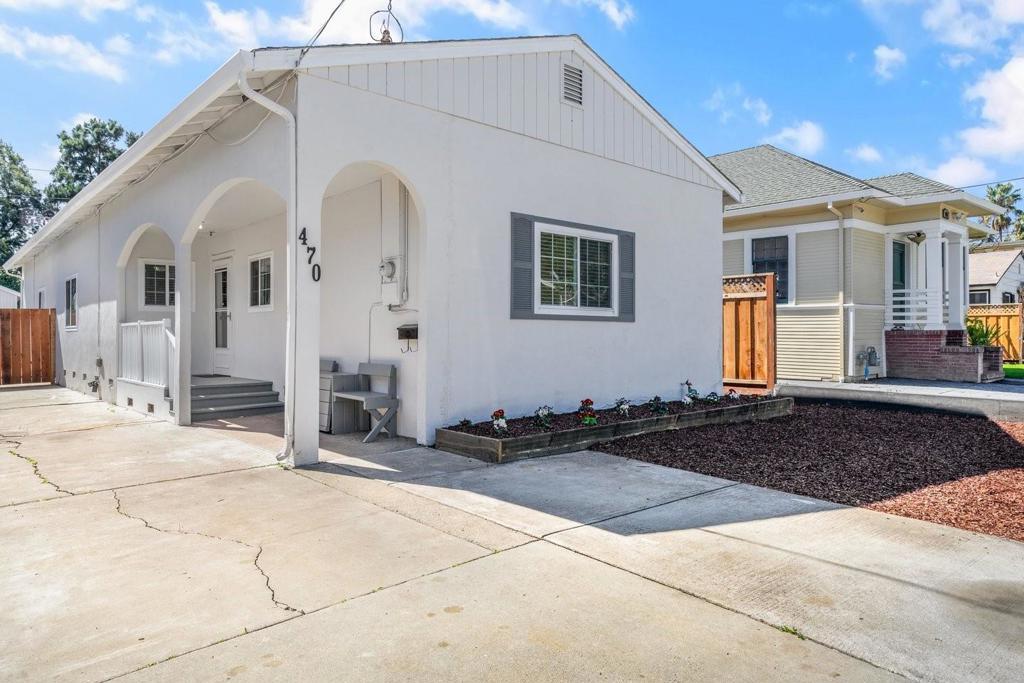 470 Jerome Street Property Photo