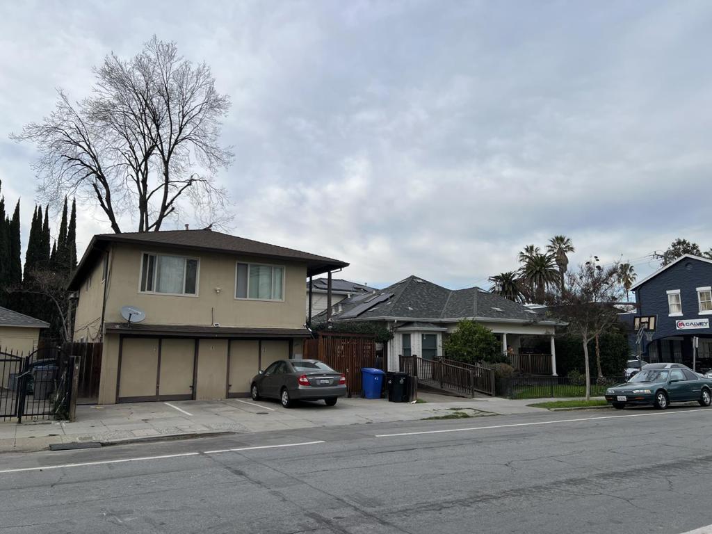 219 E St. John Street Property Photo 6