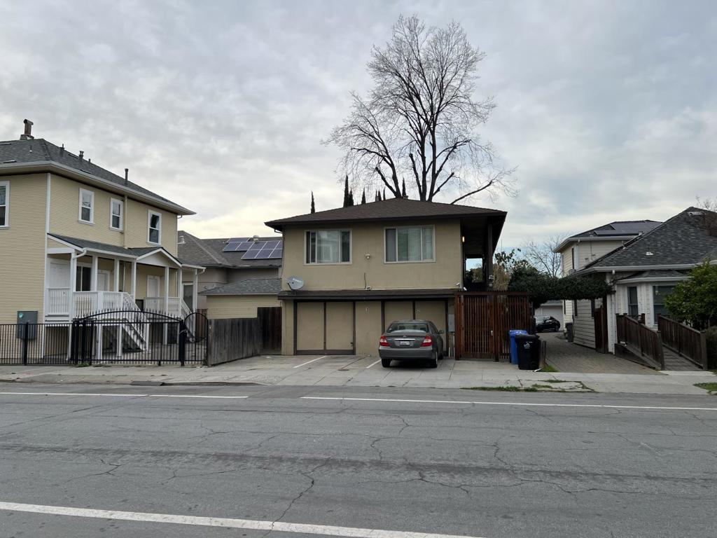 219 E St. John Street Property Photo 9