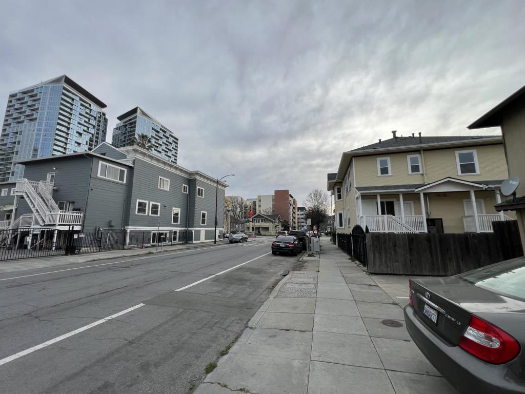 219 E St. John Street Property Photo 13