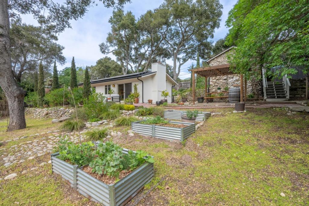23 Paso Hondo Property Photo