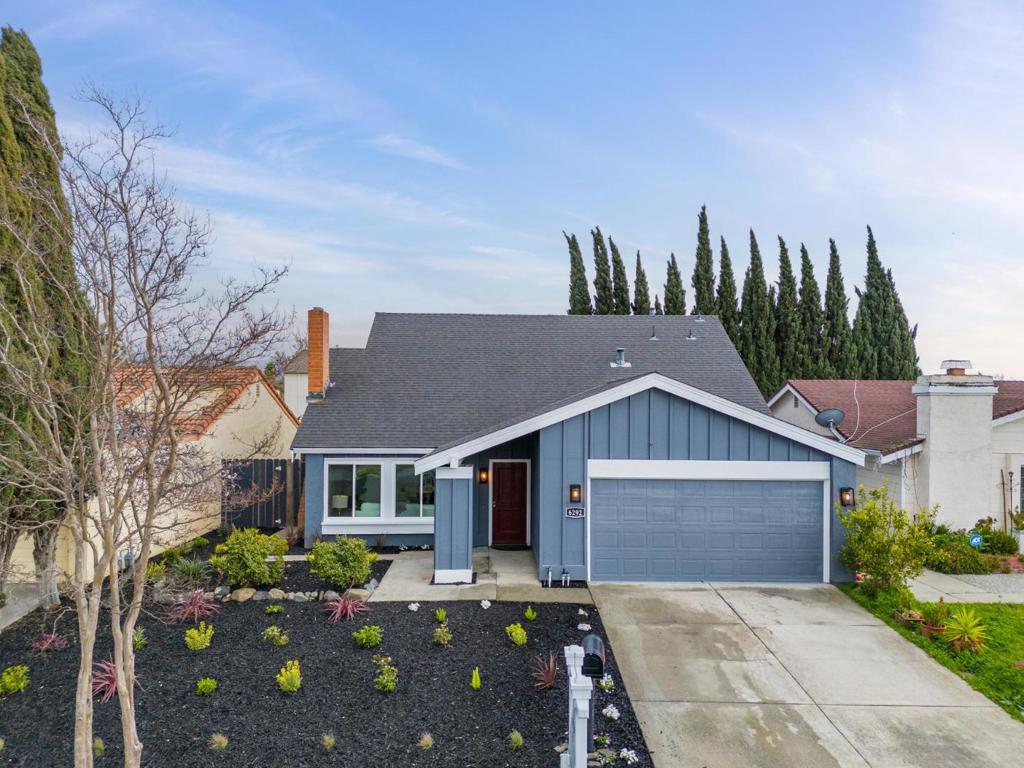 6292 Quartz Place Property Photo