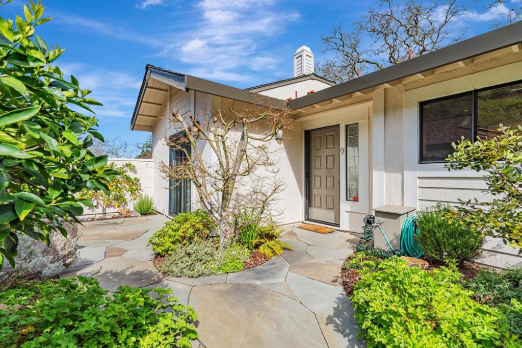 9 Newcastle Court Property Photo