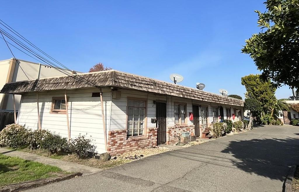 467 Albion Avenue Property Photo 4
