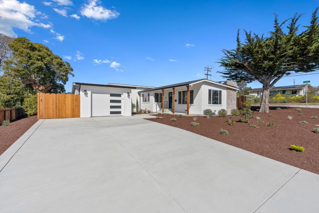 1585 Ord Grove Avenue Property Photo