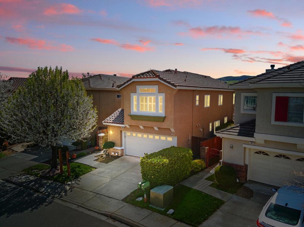 105 Claremont Crest Court Property Photo