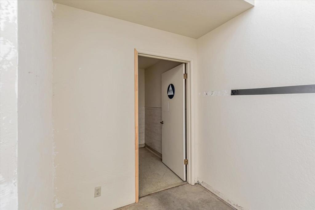 701 El Camino Real Property Photo 26