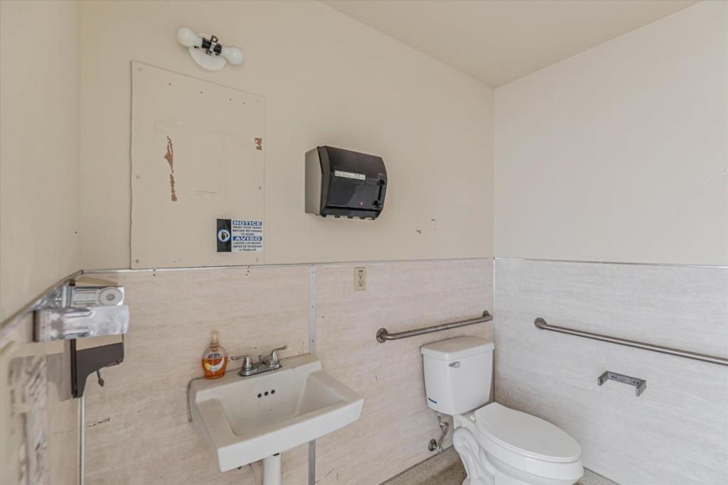 701 El Camino Real Property Photo 27