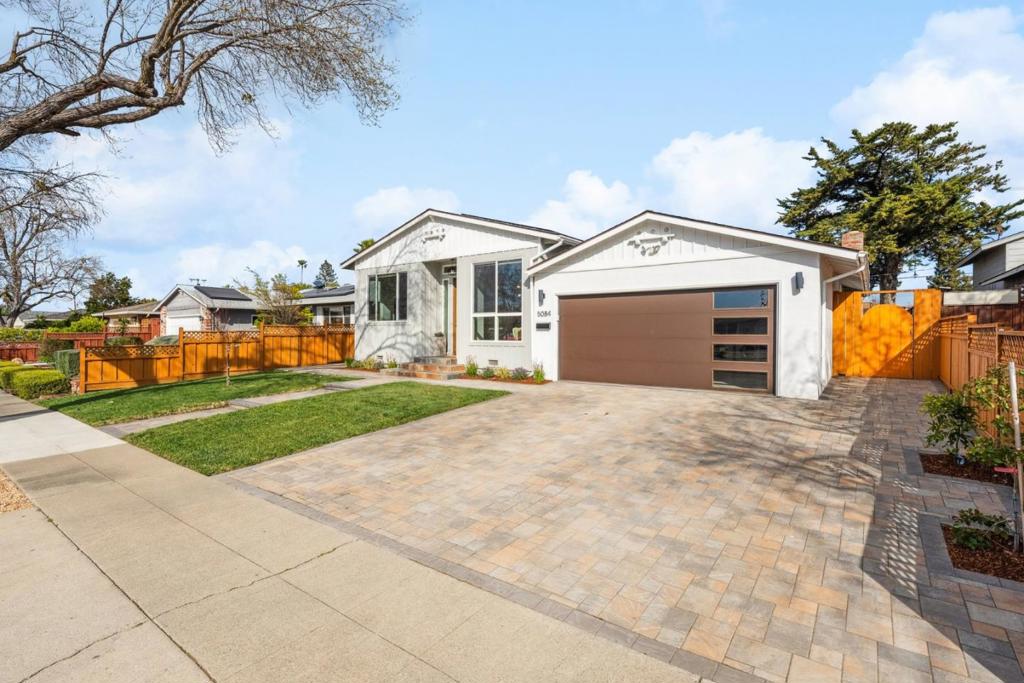 5084 Carm Avenue Property Photo