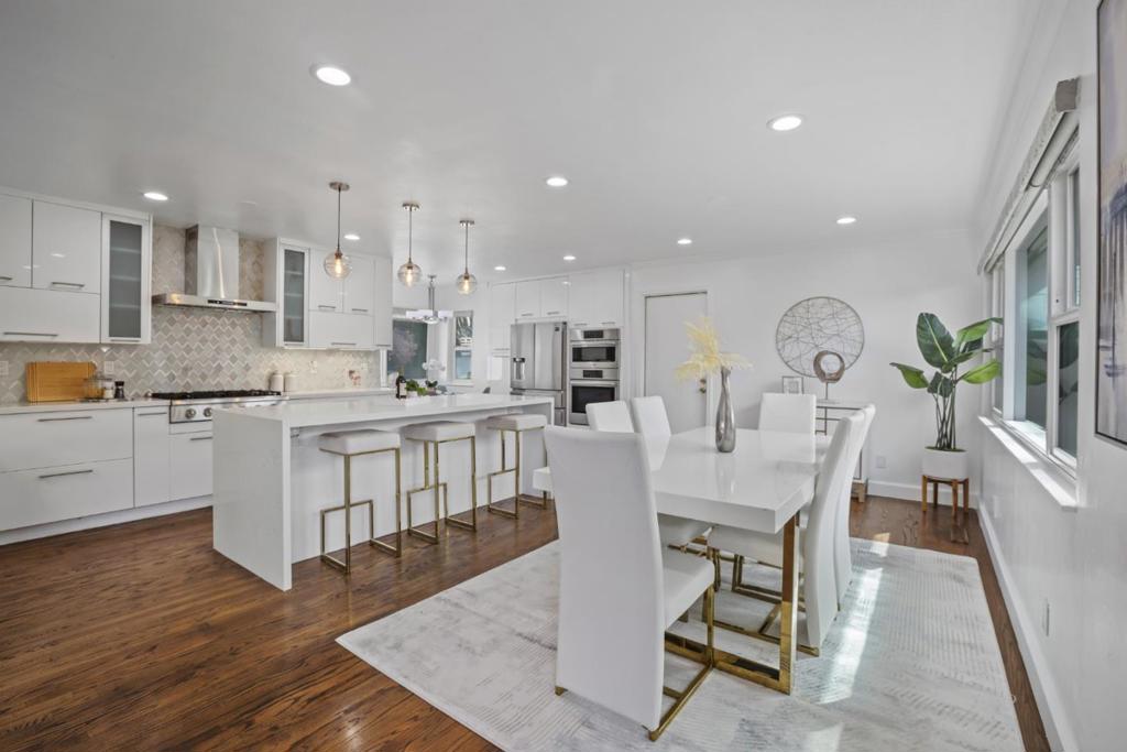 479 School Street Property Photo