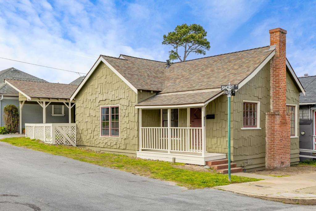 216 Park Street Property Photo