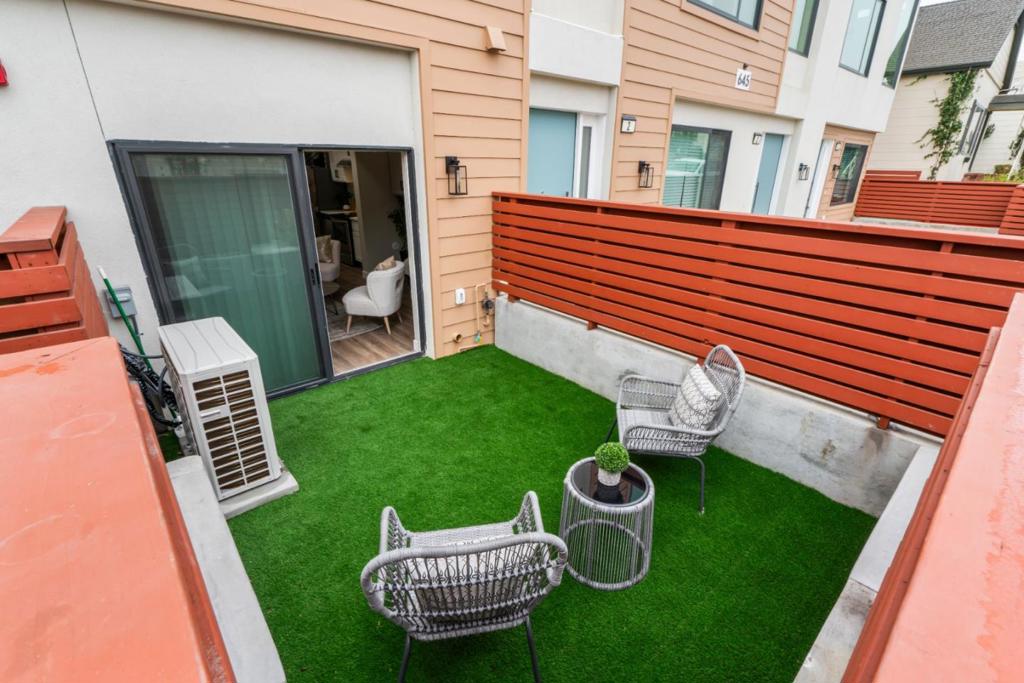 645 Baden Avenue 5 Property Photo 25