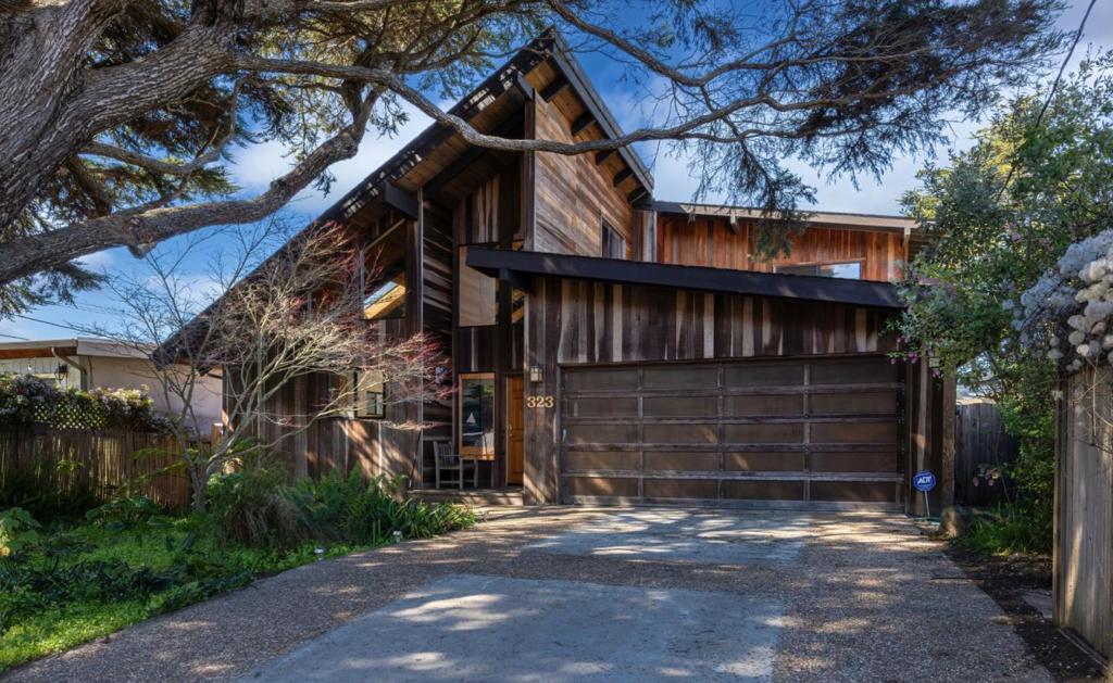 323 Los Altos Drive Property Photo