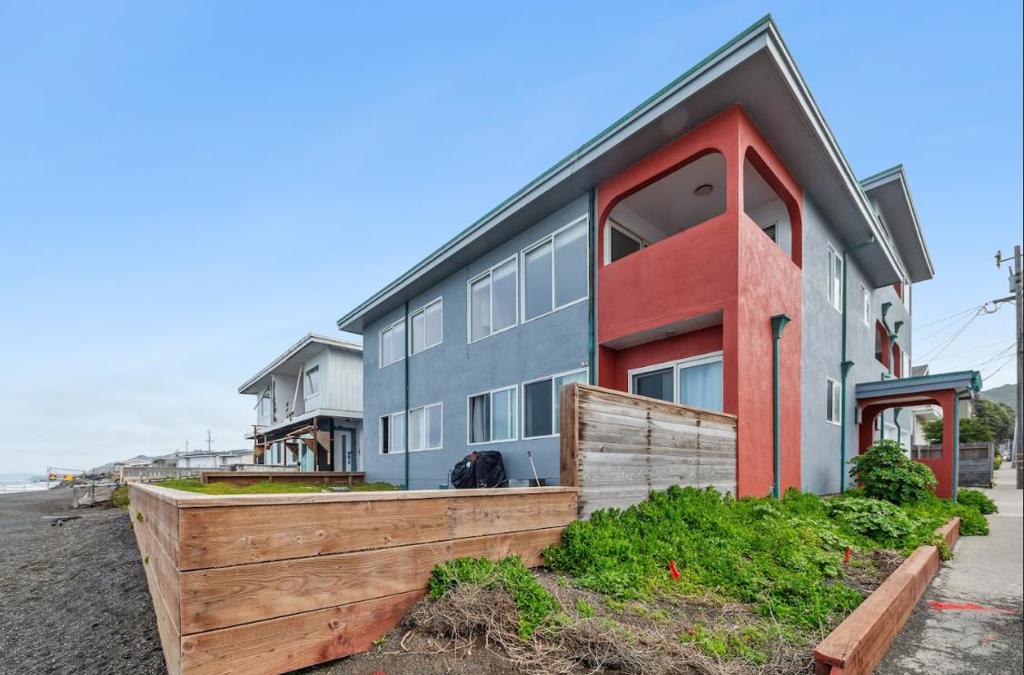 1 Paloma Avenue Property Photo 9