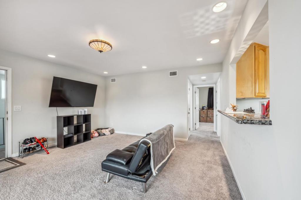 1 Paloma Avenue Property Photo 14