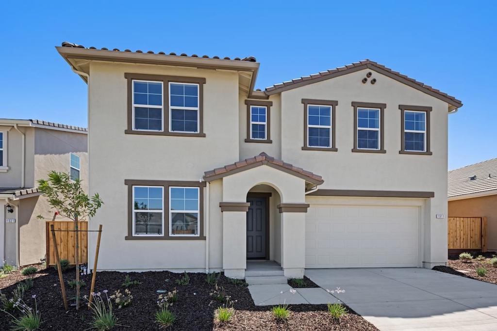 1911 Amaryllis Drive Property Photo 1