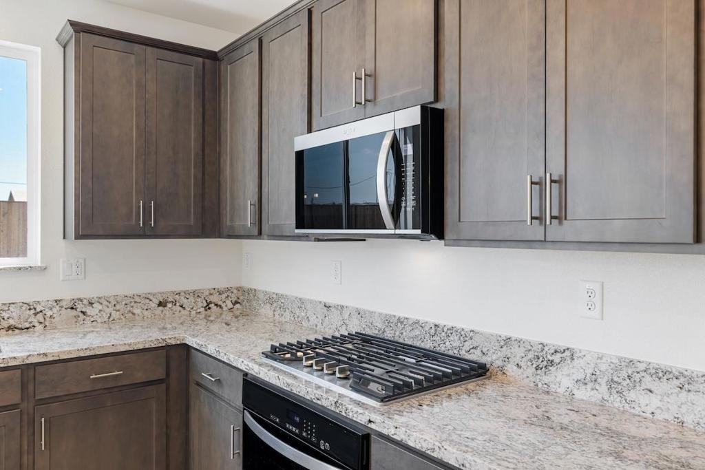 1911 Amaryllis Drive Property Photo 10