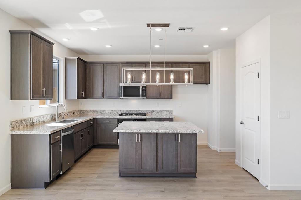 1911 Amaryllis Drive Property Photo 11