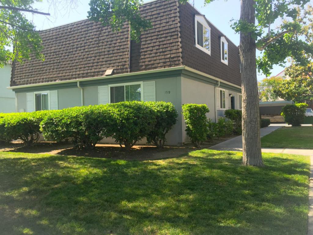 1719 Ross Circle Property Photo 1