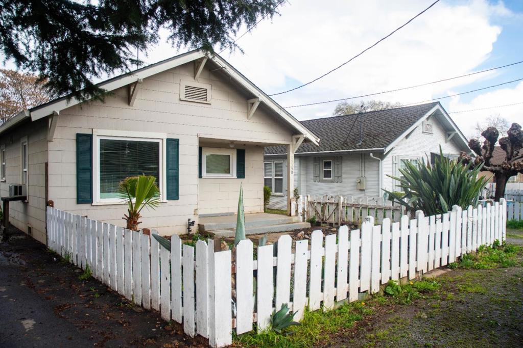 13350 Lincoln Avenue Property Photo