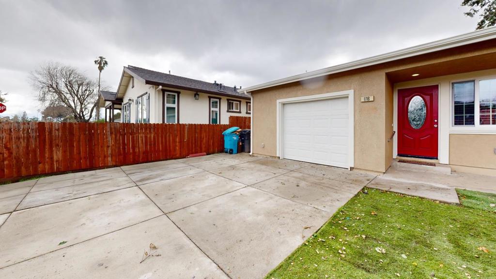 616 Bell Street Property Photo