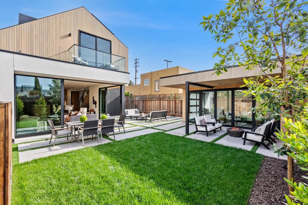 14 Peninsula Avenue Property Photo 2
