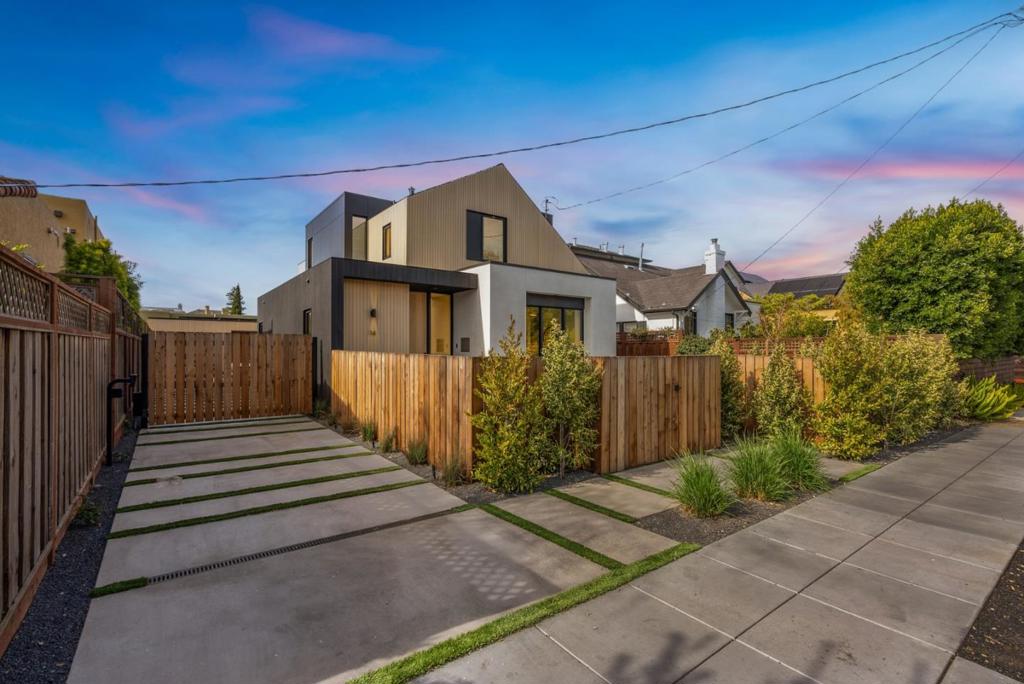 14 Peninsula Avenue Property Photo 6