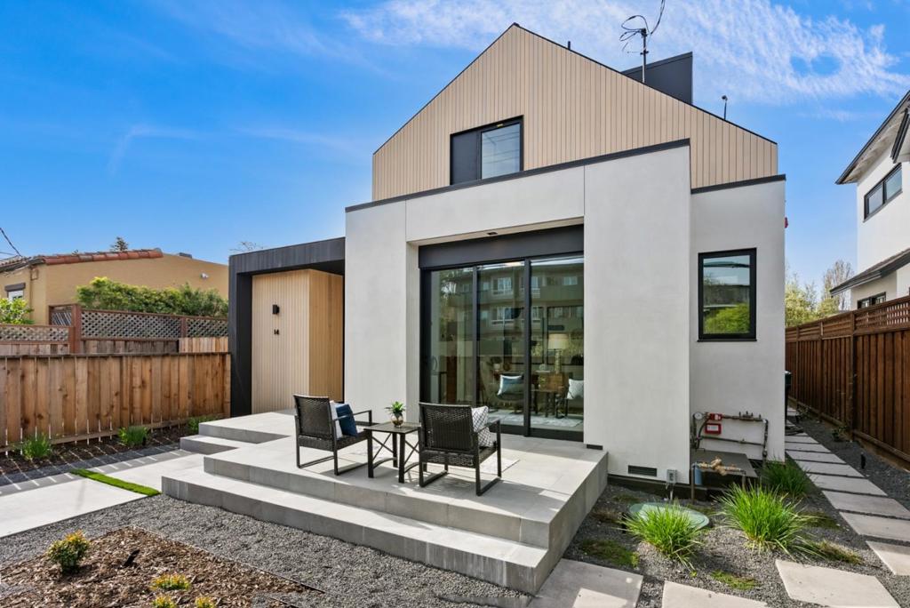 14 Peninsula Avenue Property Photo 7