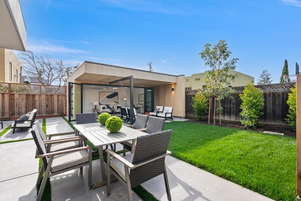 14 Peninsula Avenue Property Photo 40