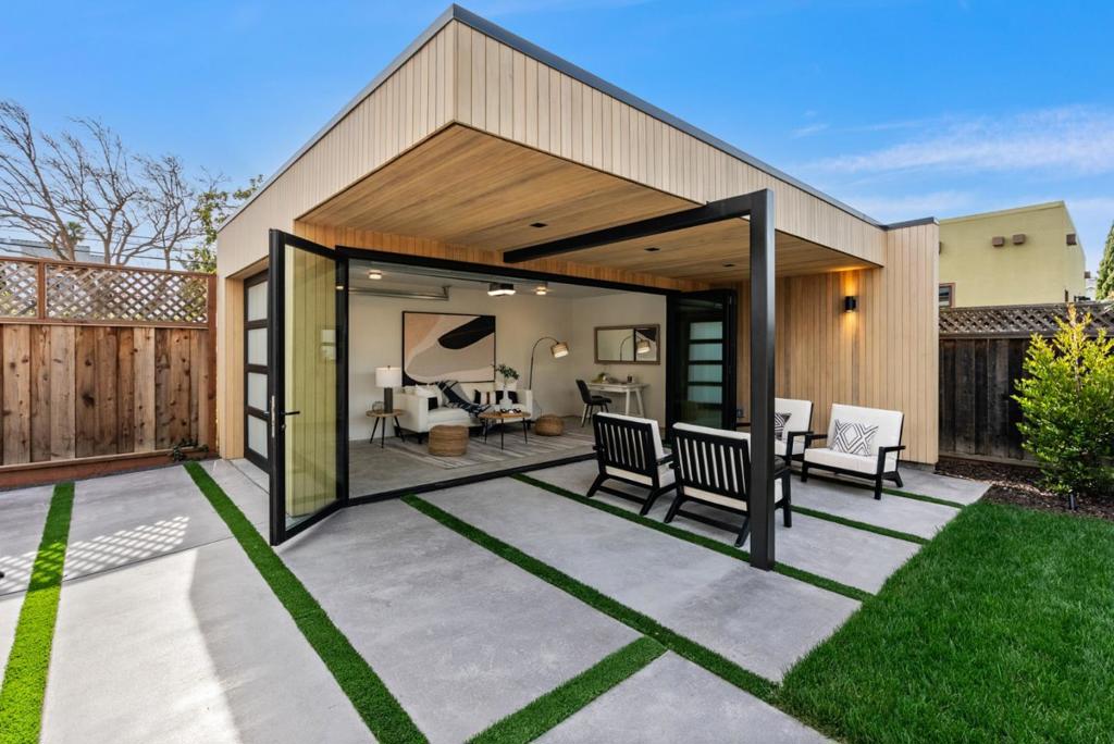 14 Peninsula Avenue Property Photo 45