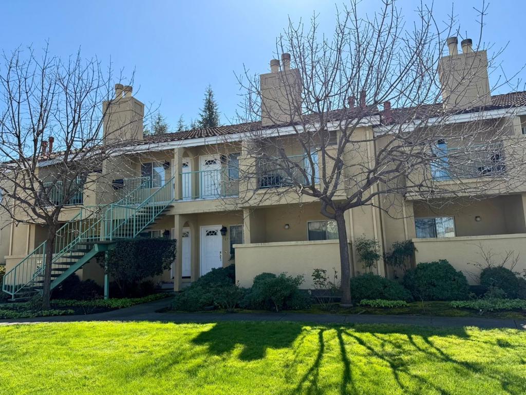 106 Sunnyhills Court Property Photo