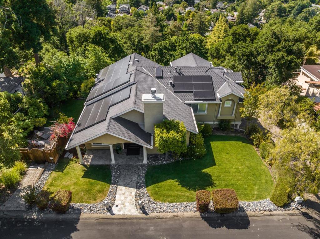 100 Hollywood Avenue Property Photo