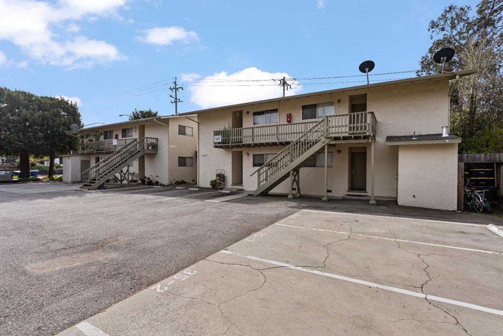Capitola Road Property Photo 5