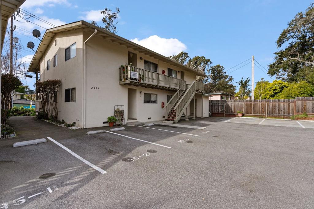 Capitola Road Property Photo 6