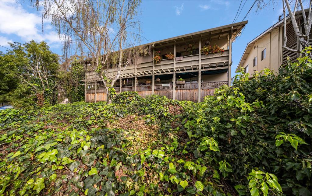 Capitola Road Property Photo 9