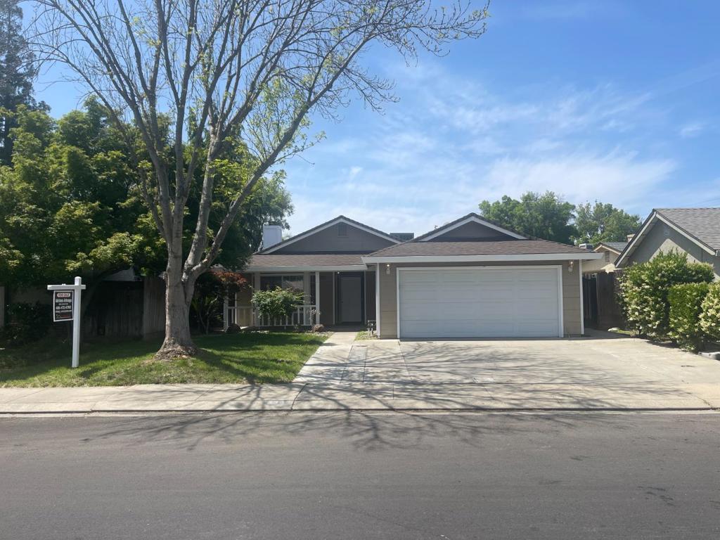 3305 Brooktree Lane Property Photo 1