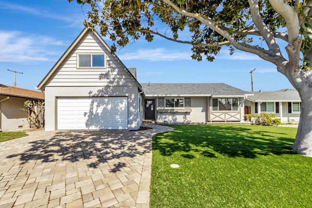 713 Valley Way Property Photo
