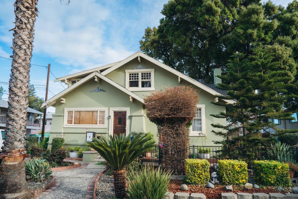 147 Oak Avenue Property Photo
