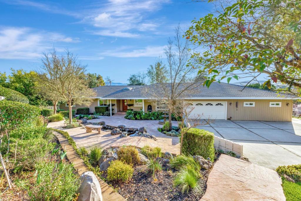10260 Lucky Court Property Photo