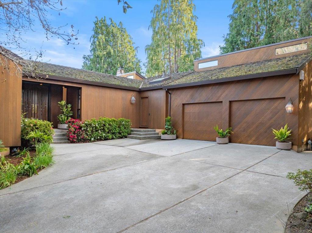 355 Alberta Way Property Photo