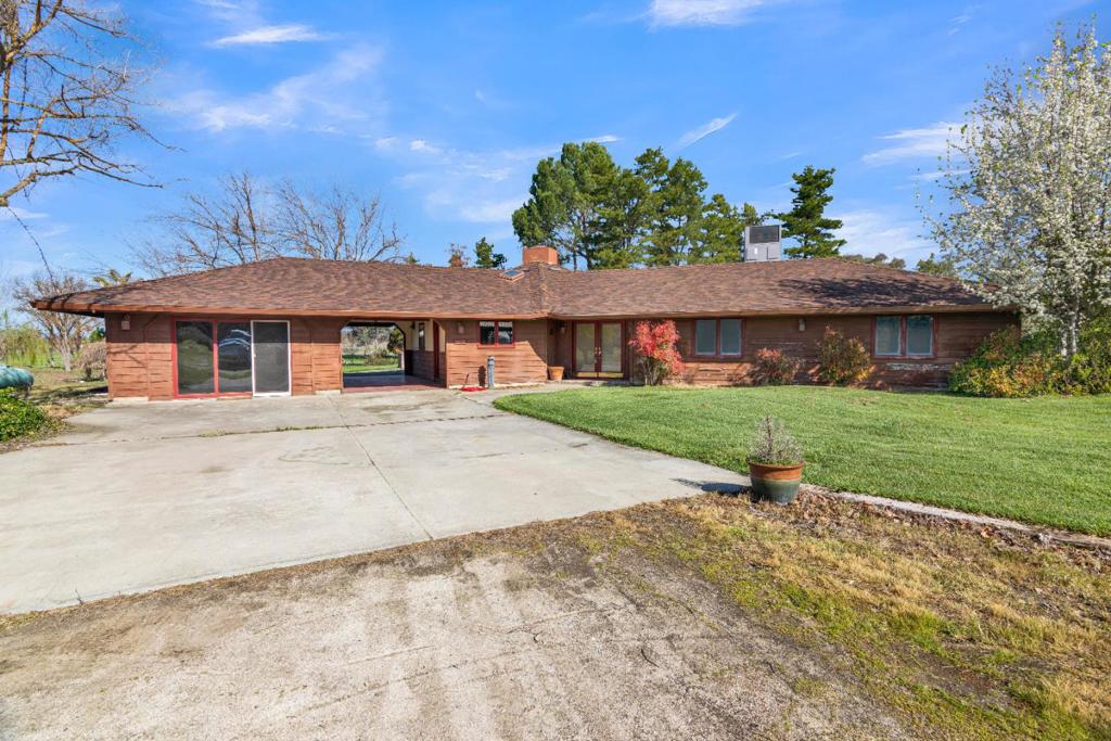 50145 Adobe Place Property Photo
