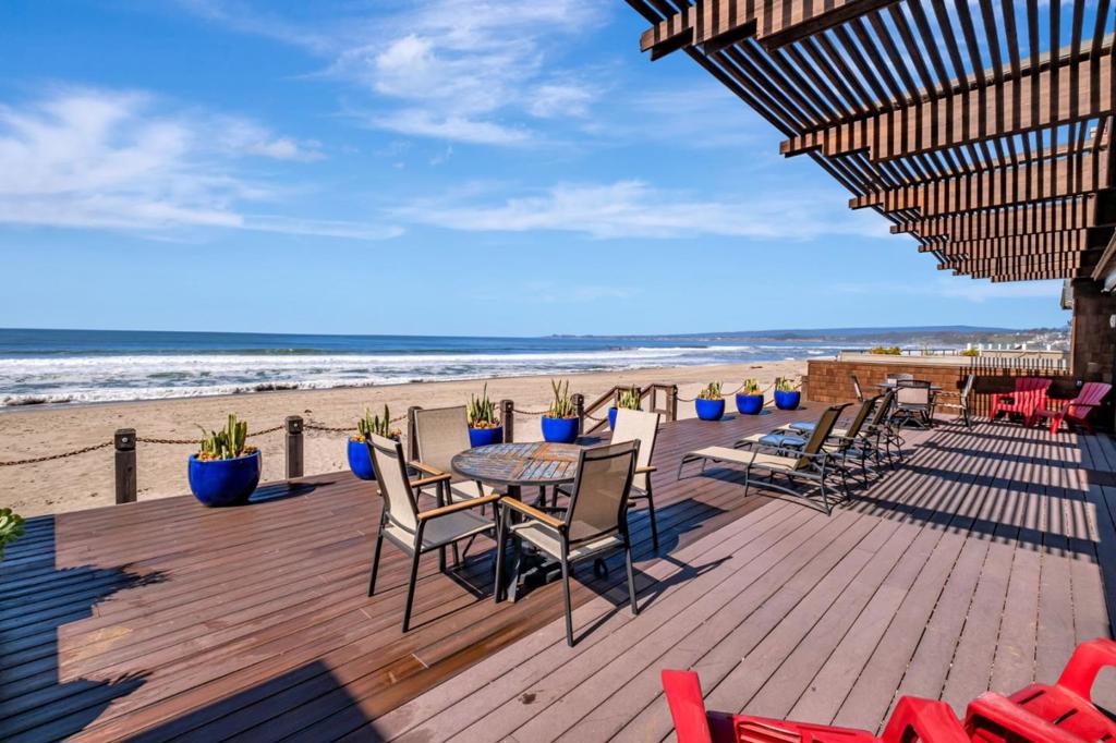547 Beach Drive Property Photo